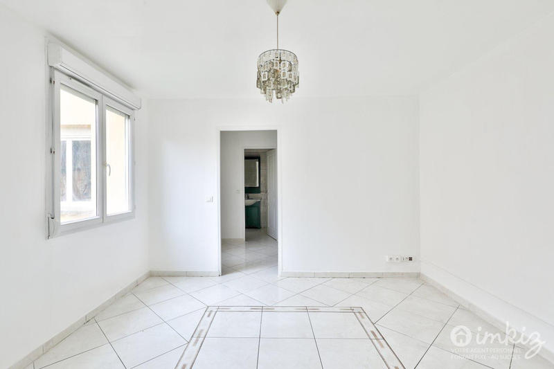 Maison - 139 m² - 8 pièces