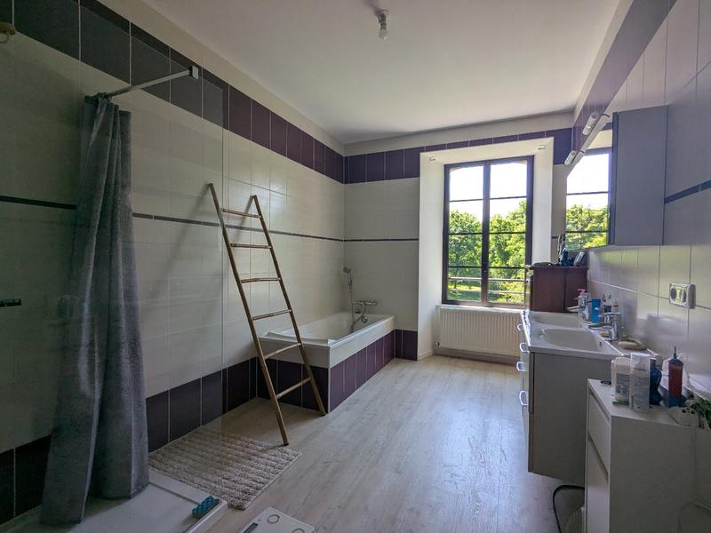 Maison - 234 m² - 5 pièces