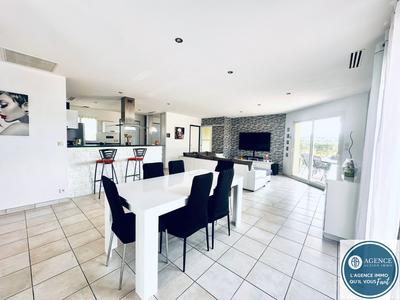 Maison - 110 m² - 6 pièces