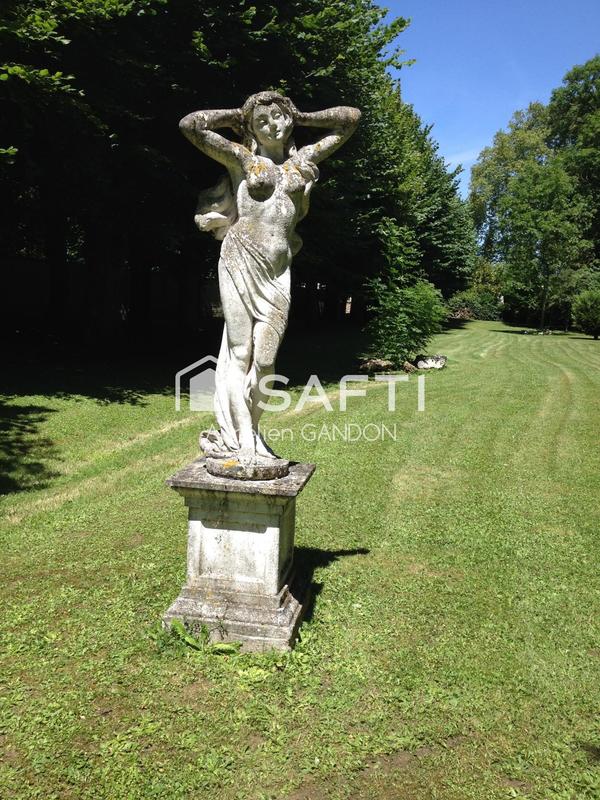 Villa - 350 m² - 5 pièces