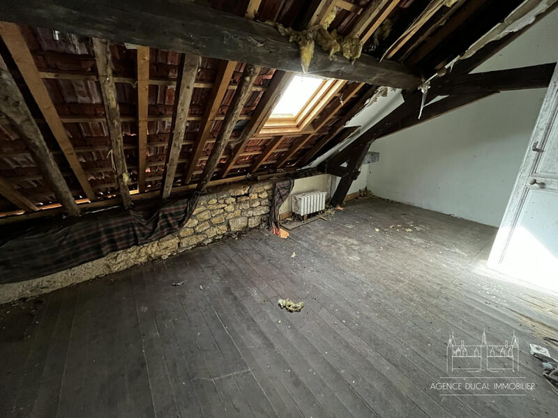 Maison - 160 m² - 2 pièces