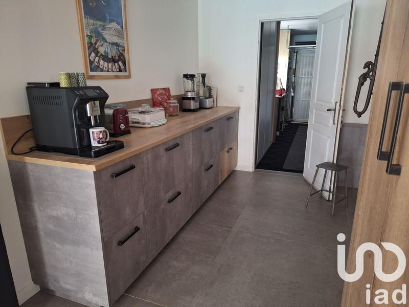 Maison - 250 m² - 8 pièces