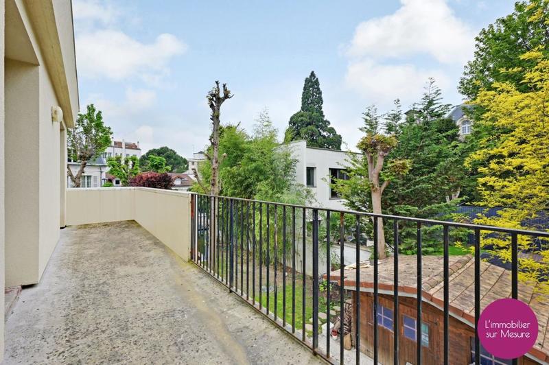 Villa - 300 m² - 7 pièces