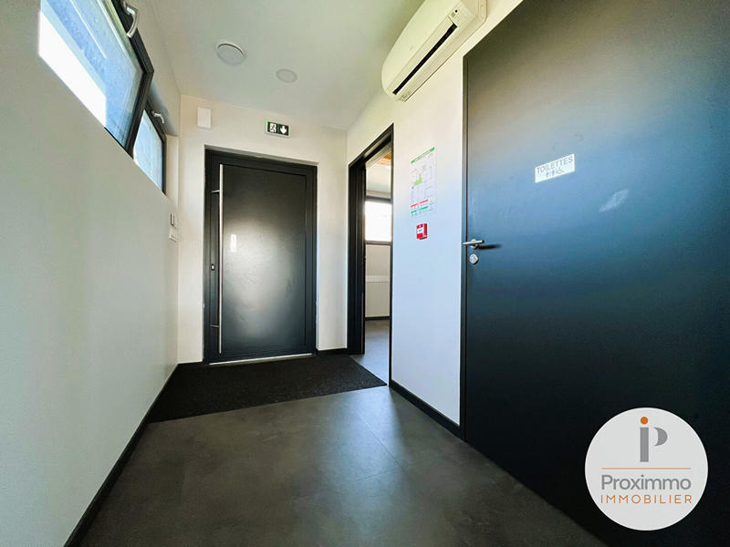 Bureau - 143 m² - 5 pièces