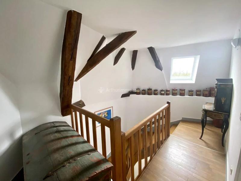 Maison - 220 m² - 8 pièces