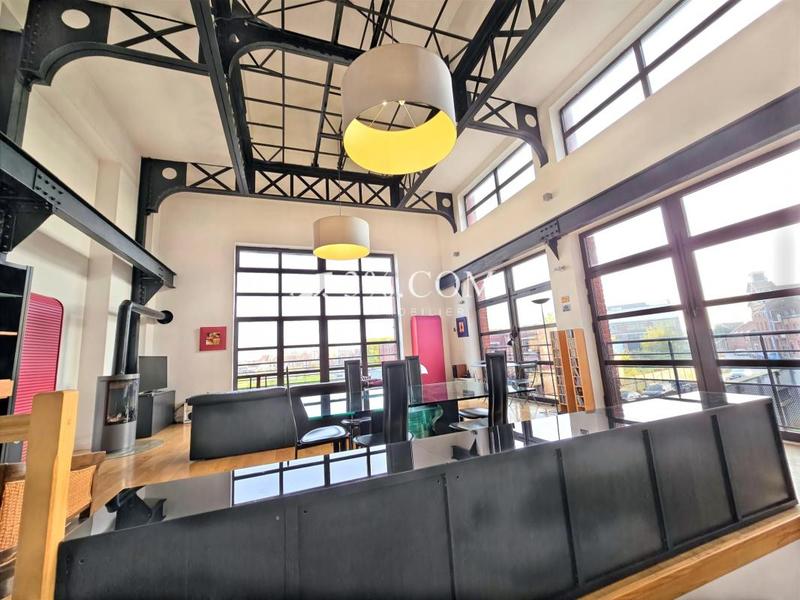 Loft - 231 m² - 6 pièces