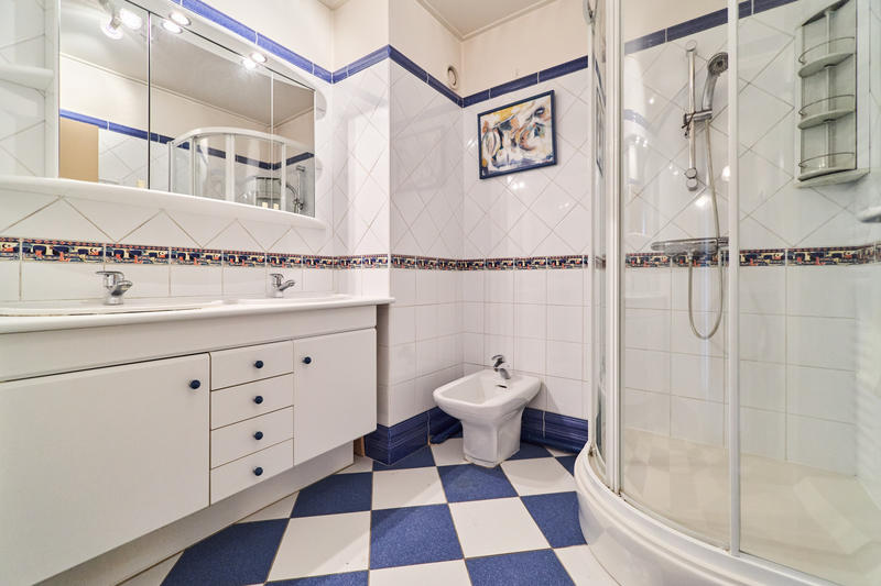 Appartement - 157 m² - 6 pièces