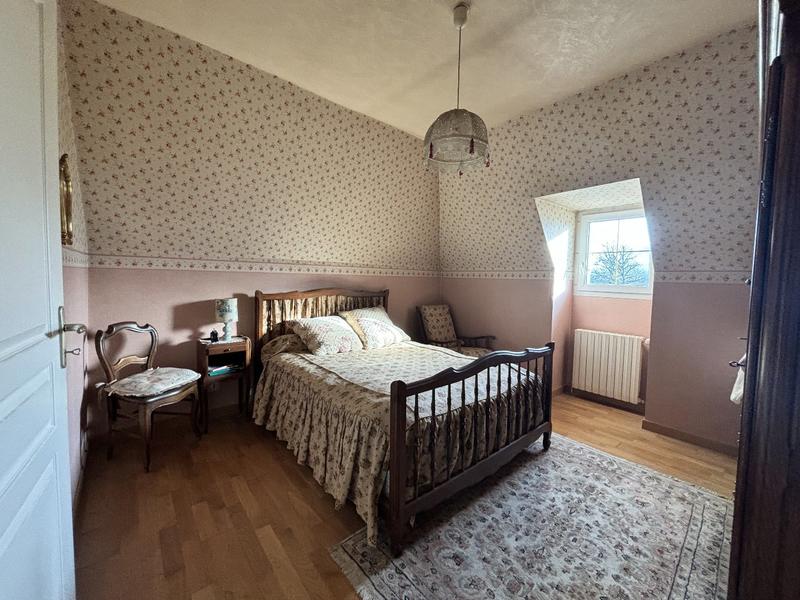 Maison - 210 m² - 8 pièces