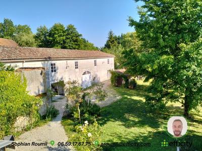 Maison - 302 m² - 7 pièces