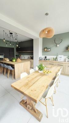 Maison - 253 m² - 9 pièces