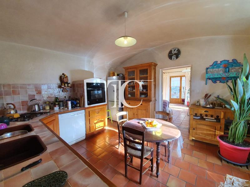 Maison de village - 264 m² - 8 pièces