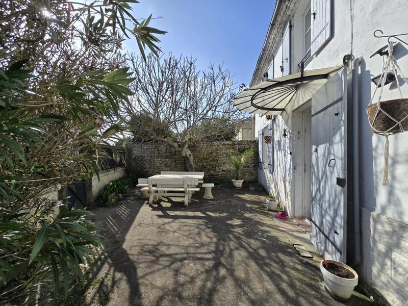 Propriété - 145 m² - 5 pièces