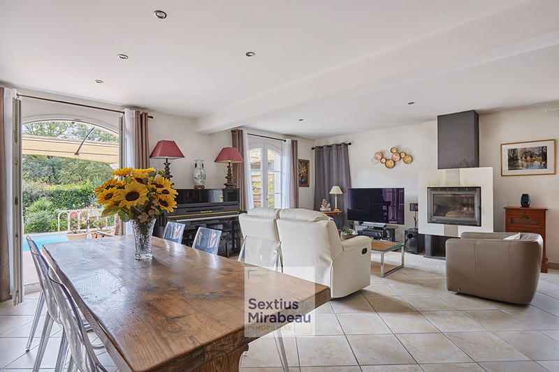 Maison - 200 m² - 6 pièces