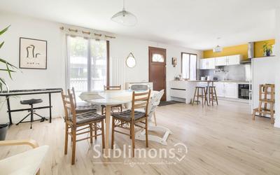 Maison - 90 m² - 4 pièces