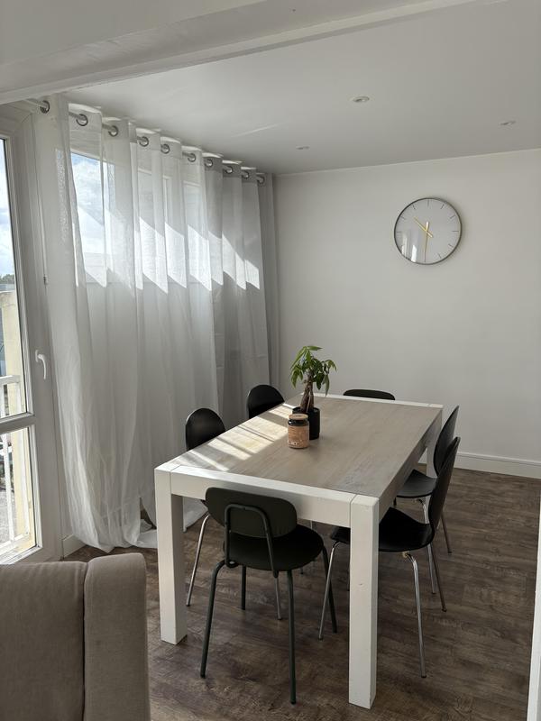 Appartement - 80 m² - 5 pièces