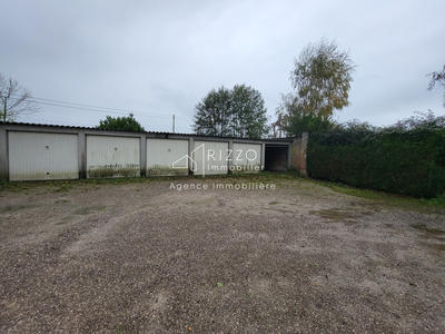 Parking / Garage - 15 m²