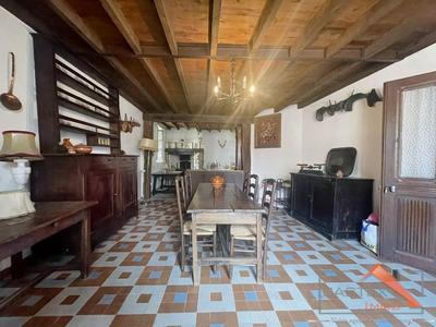 Maison - 334 m² - 9 pièces