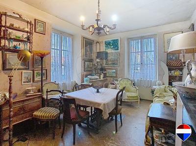 Maison - 176 m² - 10 pièces