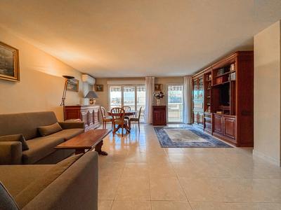 Appartement - 99 m² - 4 pièces