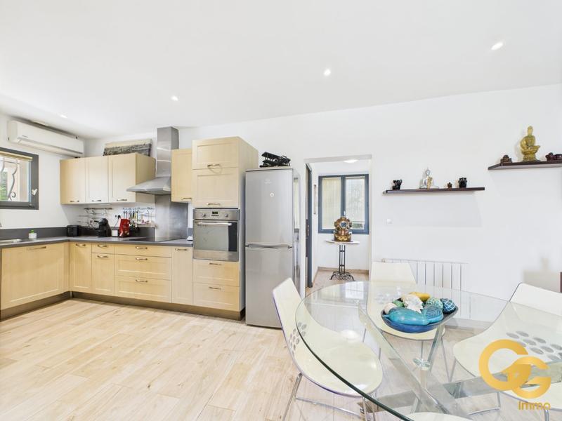 Maison - 194 m² - 7 pièces