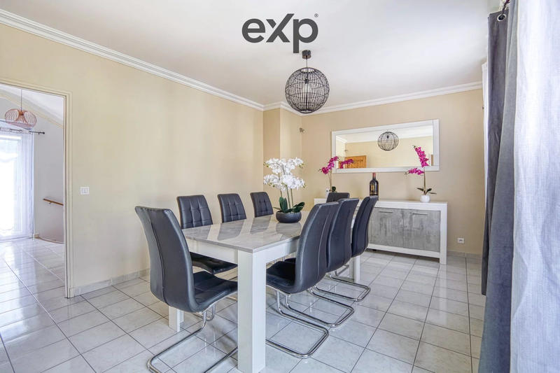 Maison contemporaine - 400 m² - 15 pièces