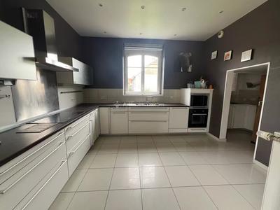 Maison - 323 m² - 10 pièces