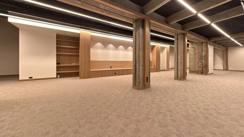 Local commercial - 711 m²