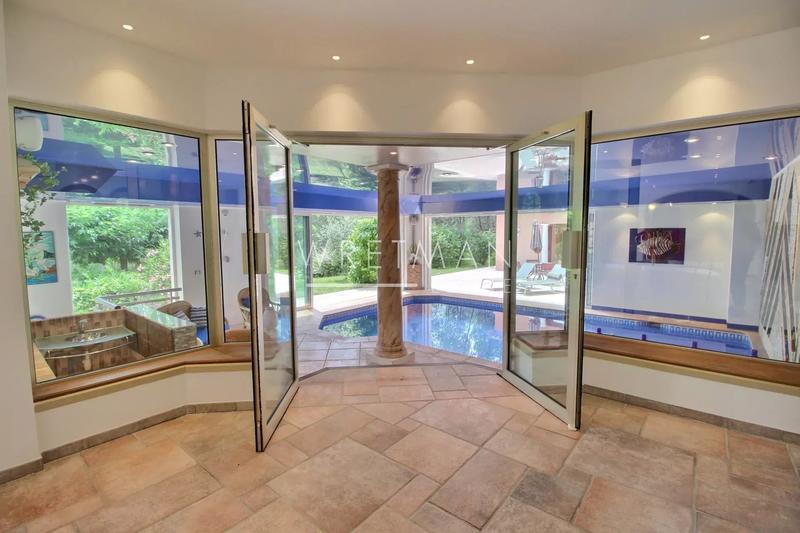 Villa - 230 m² - 6 pièces