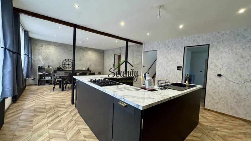 Maison - 161 m² - 7 pièces