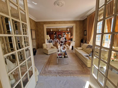 Villa - 411 m² - 12 pièces