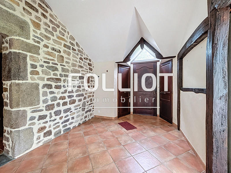 Maison - 201 m² - 7 pièces