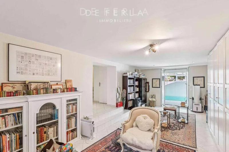 Demeure - 295 m² - 10 pièces