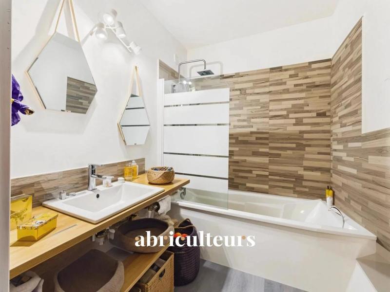 Appartement ancien - 73 m² - 3 pièces