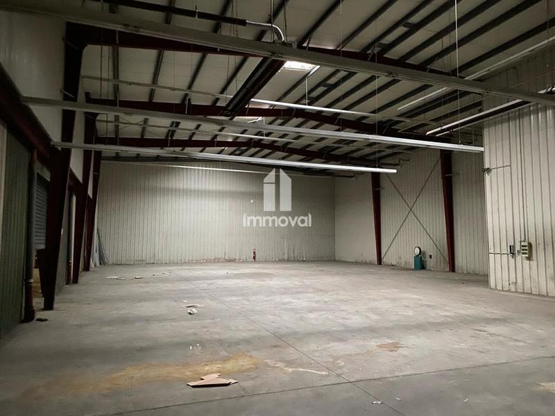 Entrepôt - 1 577 m²
