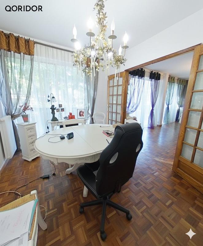 Appartement - 100 m² - 5 pièces