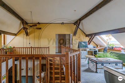 Maison - 240 m² - 9 pièces