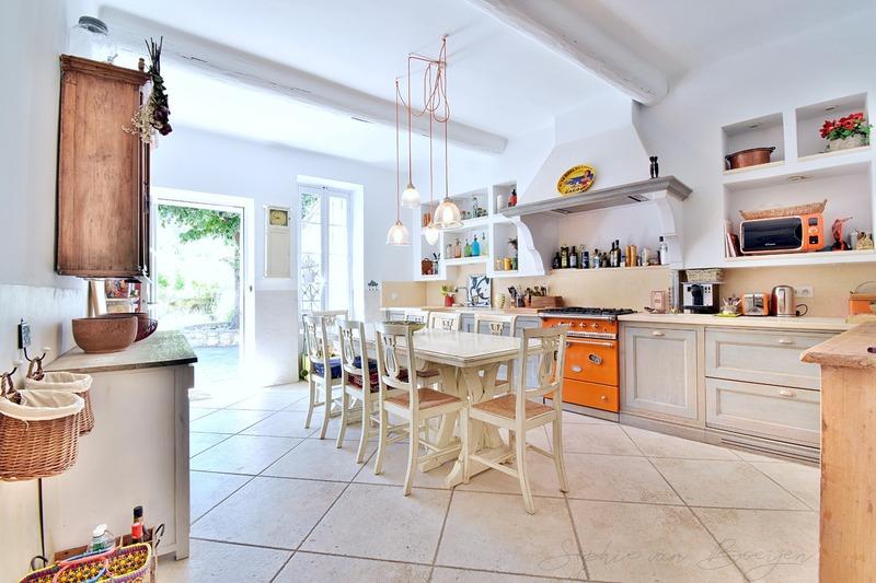 Maison - 349 m² - 10 pièces