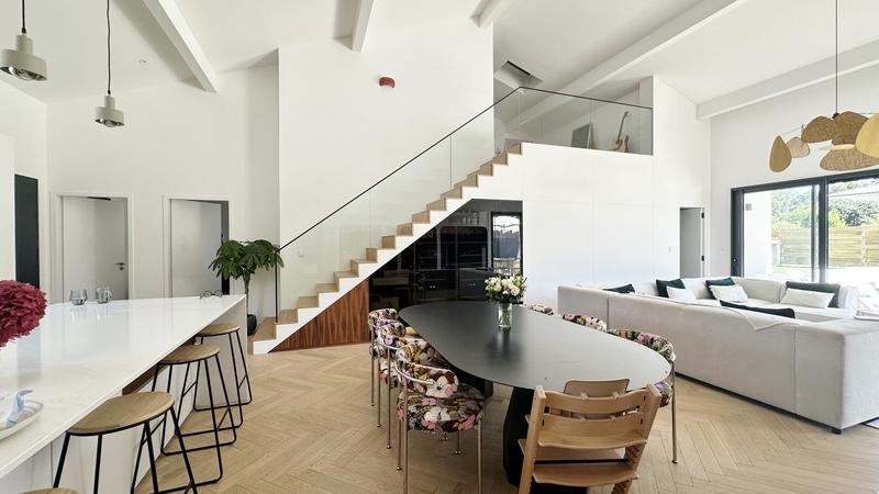 Maison - 140 m² - 6 pièces