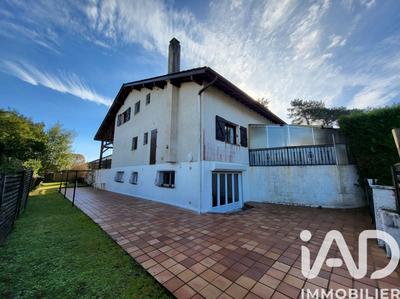 Maison - 385 m² - 11 pièces