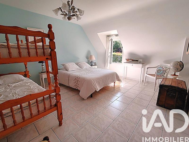 Maison - 224 m² - 7 pièces