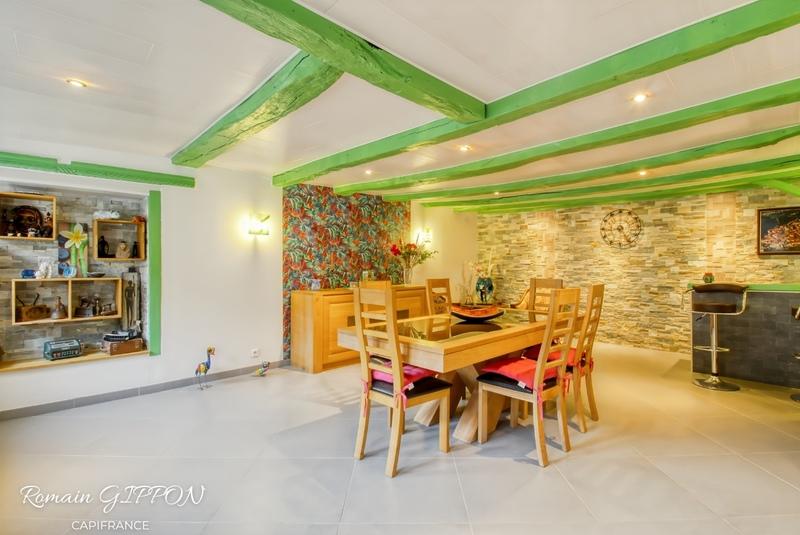 Maison - 212 m² - 9 pièces