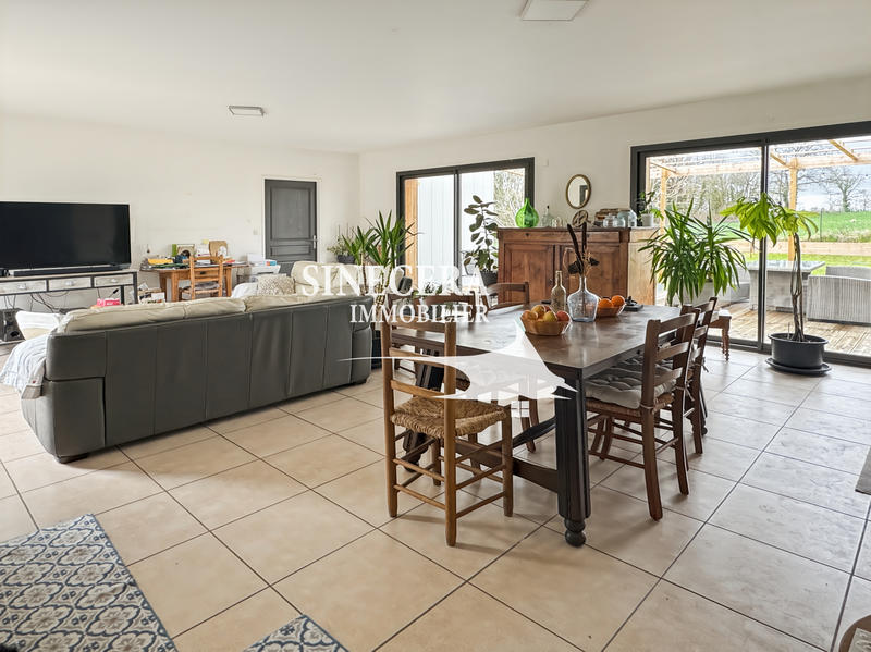 Villa - 220 m² - 10 pièces