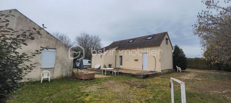 Maison traditionnelle - 74 m² - 4 pièces