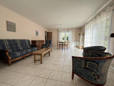 Maison traditionnelle - 211 m² - 7 pièces