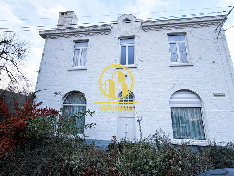 Maison - 166 m² - 8 pièces