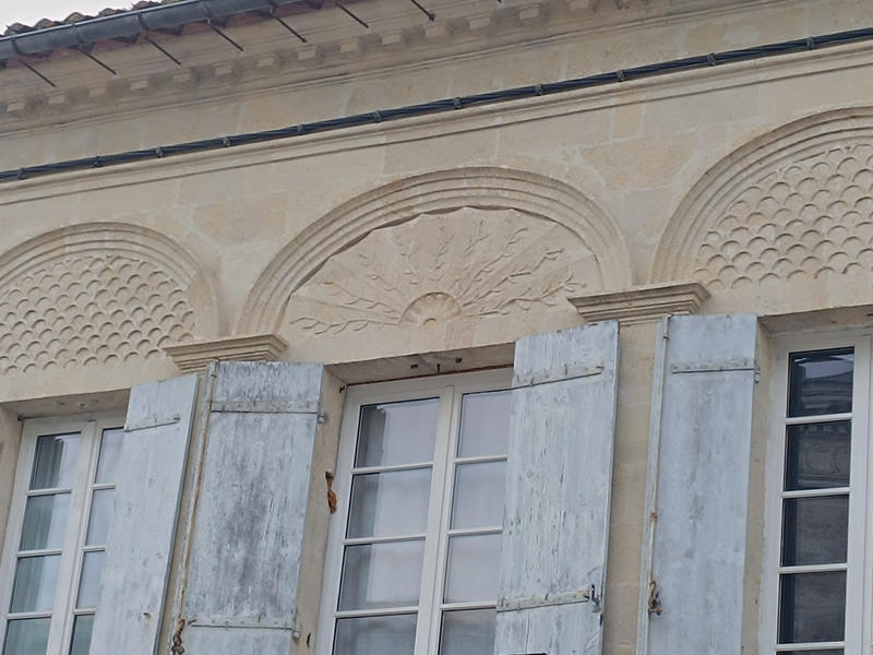 Maison ancienne - 250 m² - 7 pièces