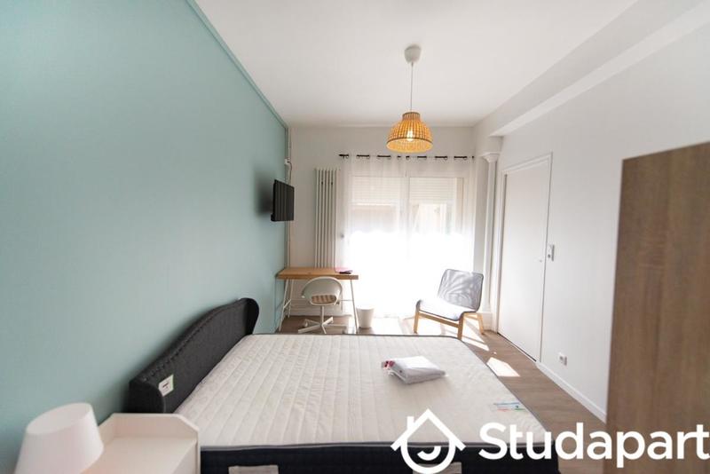 Chambre - 14 m² - 1 pièce