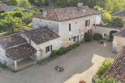 Propriété - 390 m² - 16 pièces