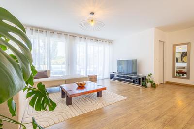 Maison - 205 m² - 6 pièces