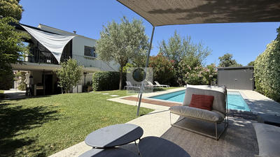 Maison - 280 m² - 10 pièces